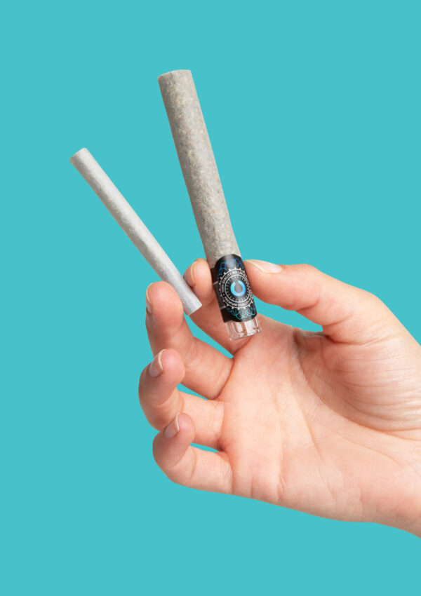 ROLL-Blunt-Joint-Hand-1 ROLL-Blunt-Joint-Hand-1
