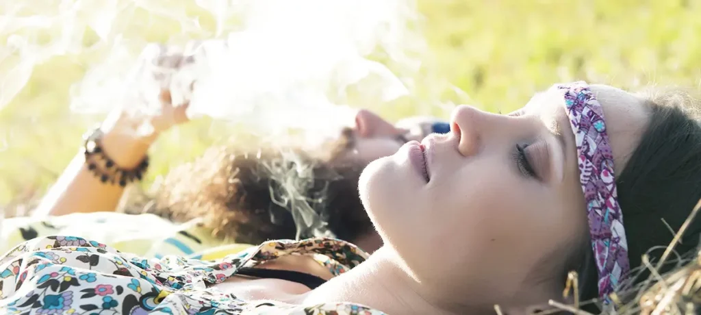 The History of Cannabis Culture in the USA: From Counterculture to Modern Lifestyle ROLL premium 60s 4 RollPros - Pre Rolling Machine