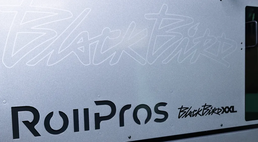 The Convenience of Blunt Rollers: Perfect Rolls with Minimal Effort RollPros Blackbird XXL